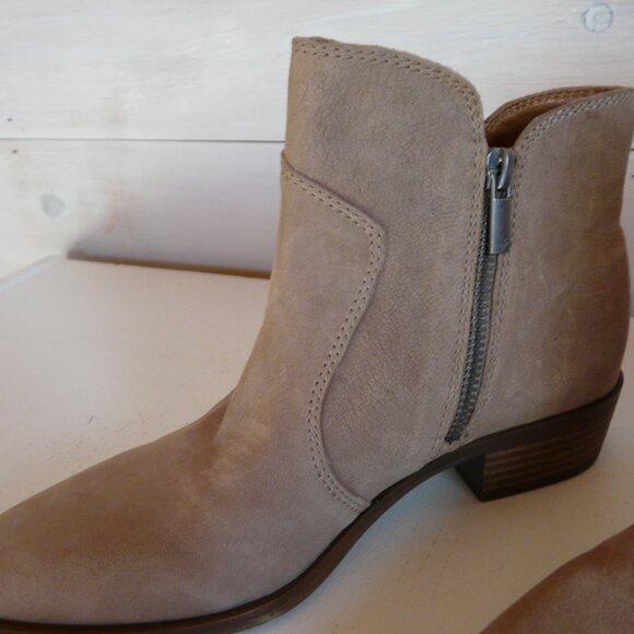 Lucky Brand Suede Leather Ankle Bootie Size 6.5 US Tan Side Zip Heel - Picture 5 of 16